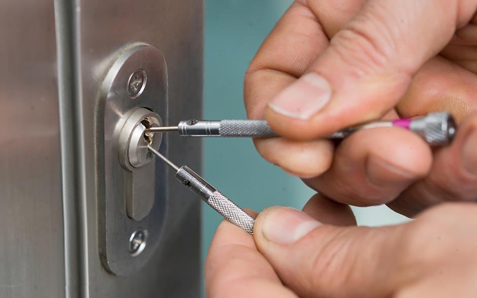  changer une serrure de porte Taverny