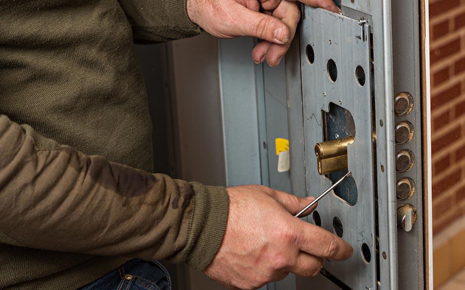changer une serrure de porte Taverny